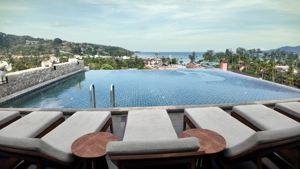 Mountain view, Sea view, Swimming pool, sunbed