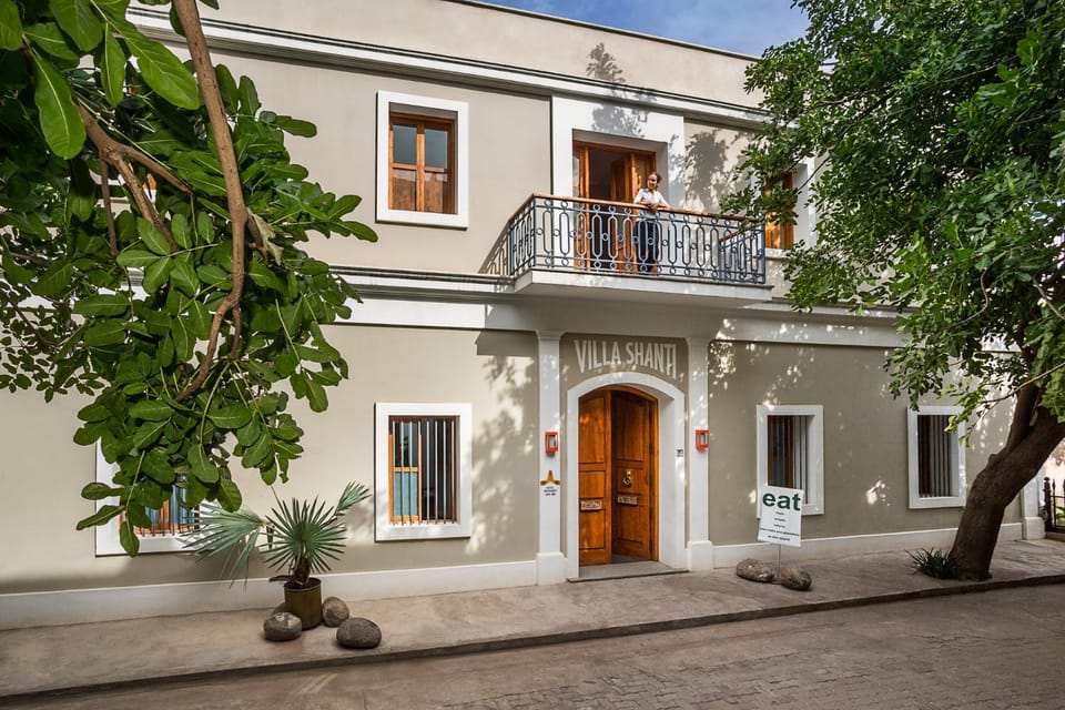 Facade/entrance