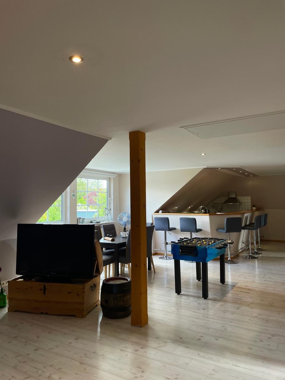 Living room, Dining area