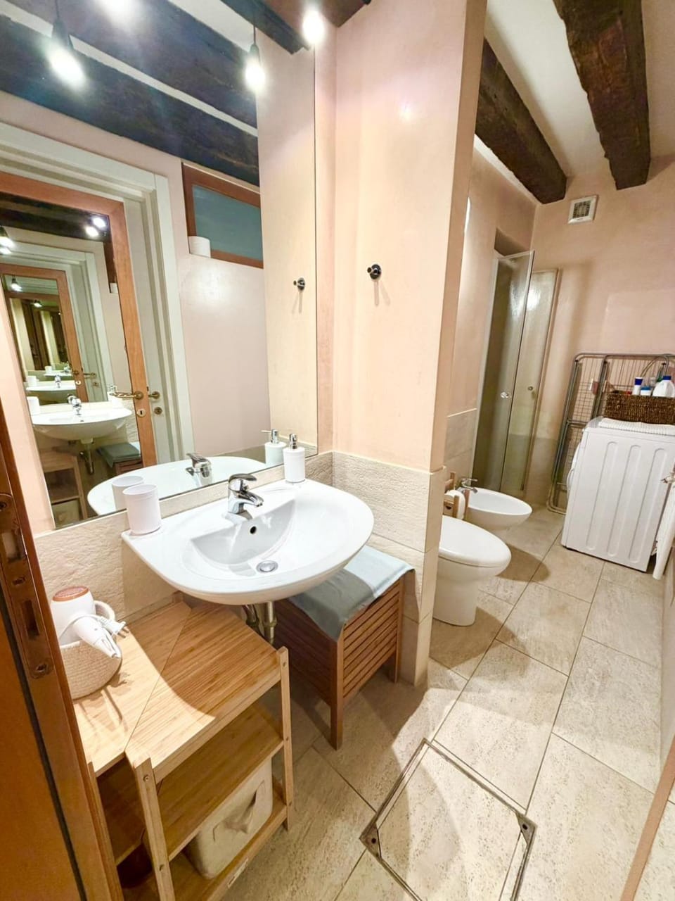 Canal view apartment Apartment in Venice