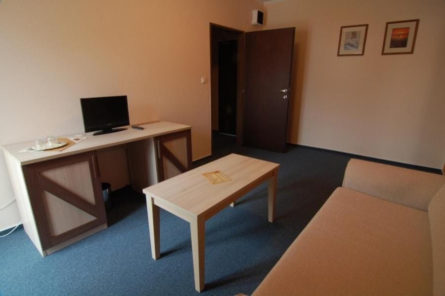 TV and multimedia, Seating area