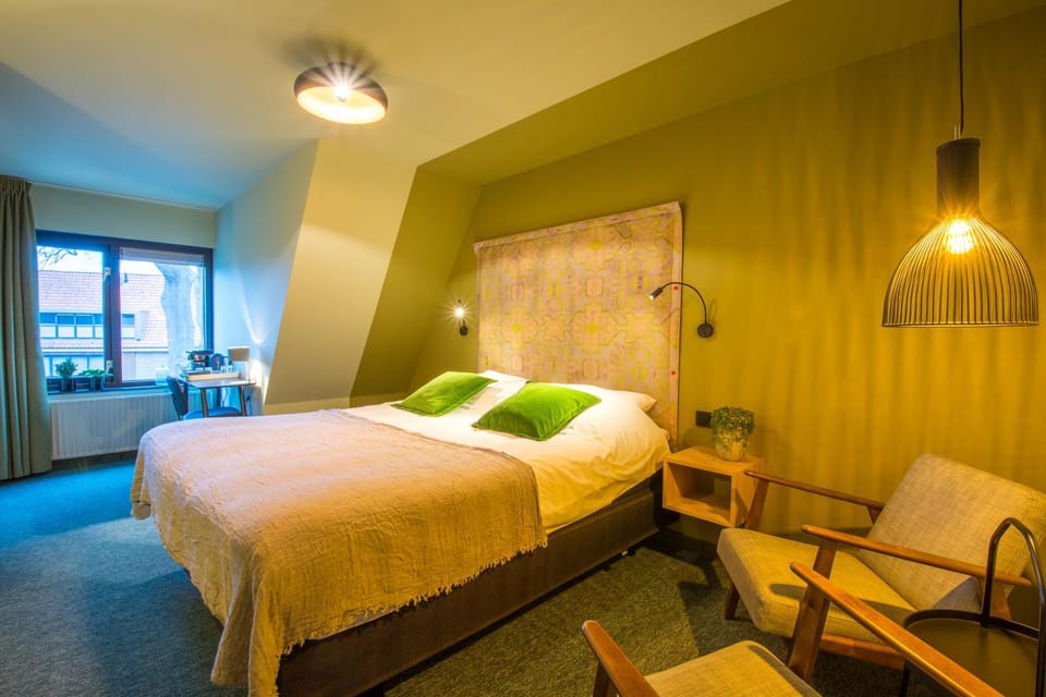 Bed, Photo of the whole room
