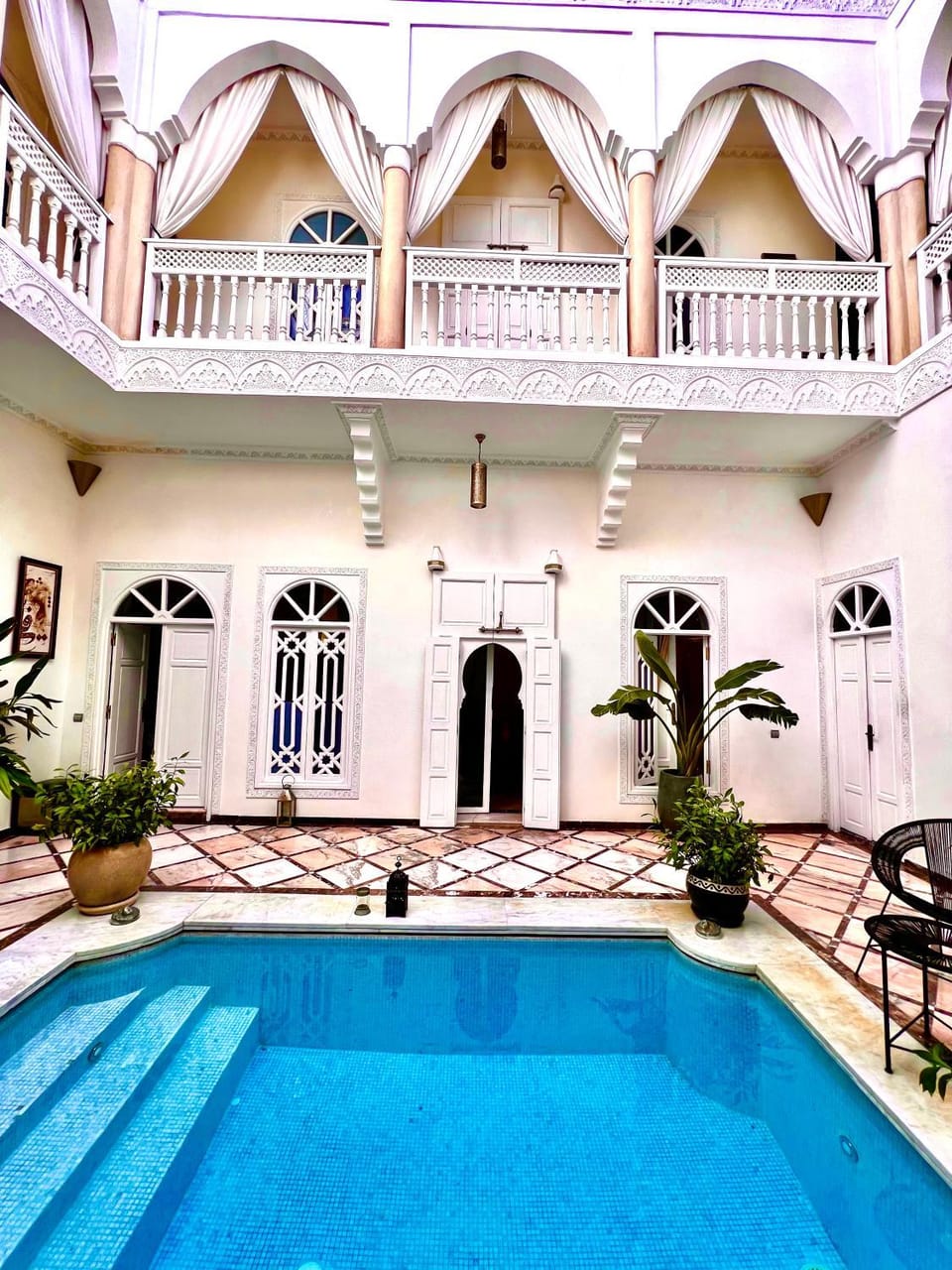Patio, Balcony/Terrace, Swimming pool, sunbed