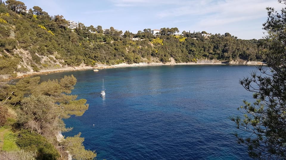 Nearby landmark, Natural landscape