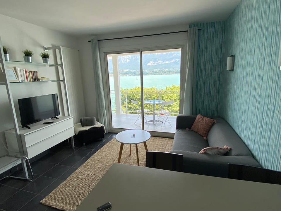 Vue sublime sur le lac du Bourget Apartment in Auvergne-Rhône-Alpes