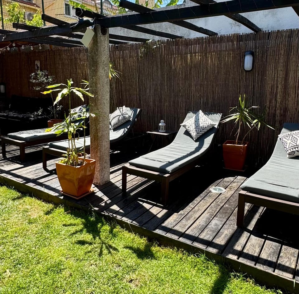 Lisbon Secret Garden 3 Sun Loungers Apartment in Lisbon