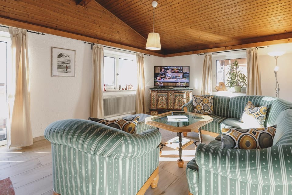 TV and multimedia, Balcony/Terrace, Living room, Seating area