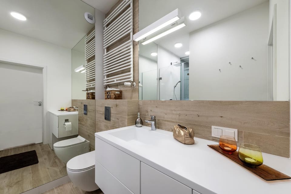 Toilet, Off site, Night, Winter, Bathroom, Other, Decorative detail