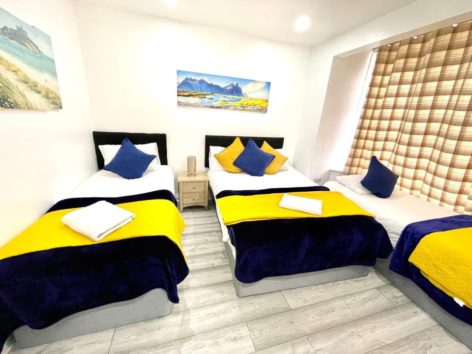 2 Bedrooms Ground floor House, Kitchen, Reception and Private Garden, Parking House in Ilford