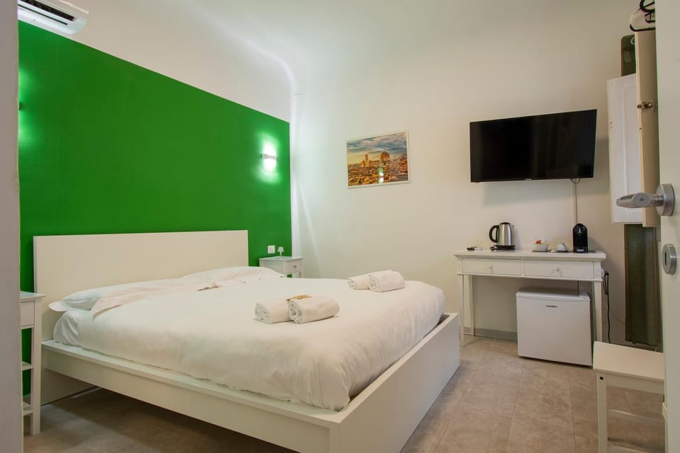 TV and multimedia, View (from property/room), Bedroom, air conditioner