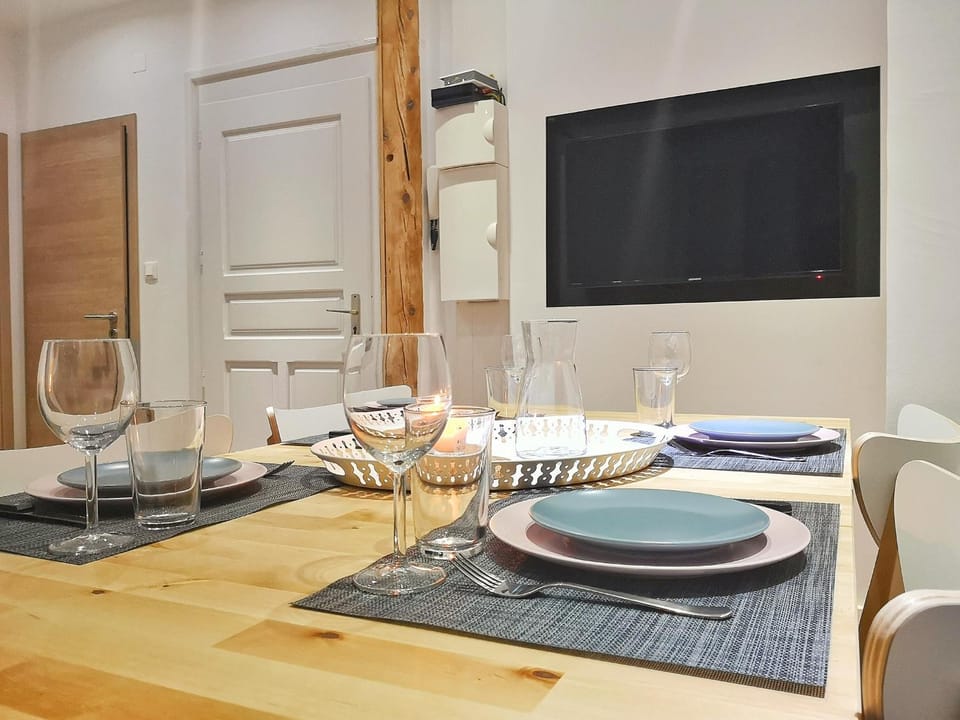 TV and multimedia, Dining area