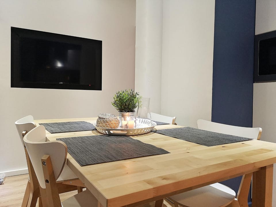 TV and multimedia, Dining area