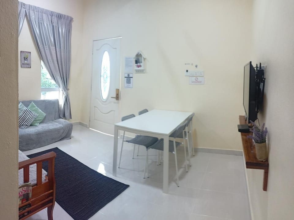 TV and multimedia, Living room, Dining area