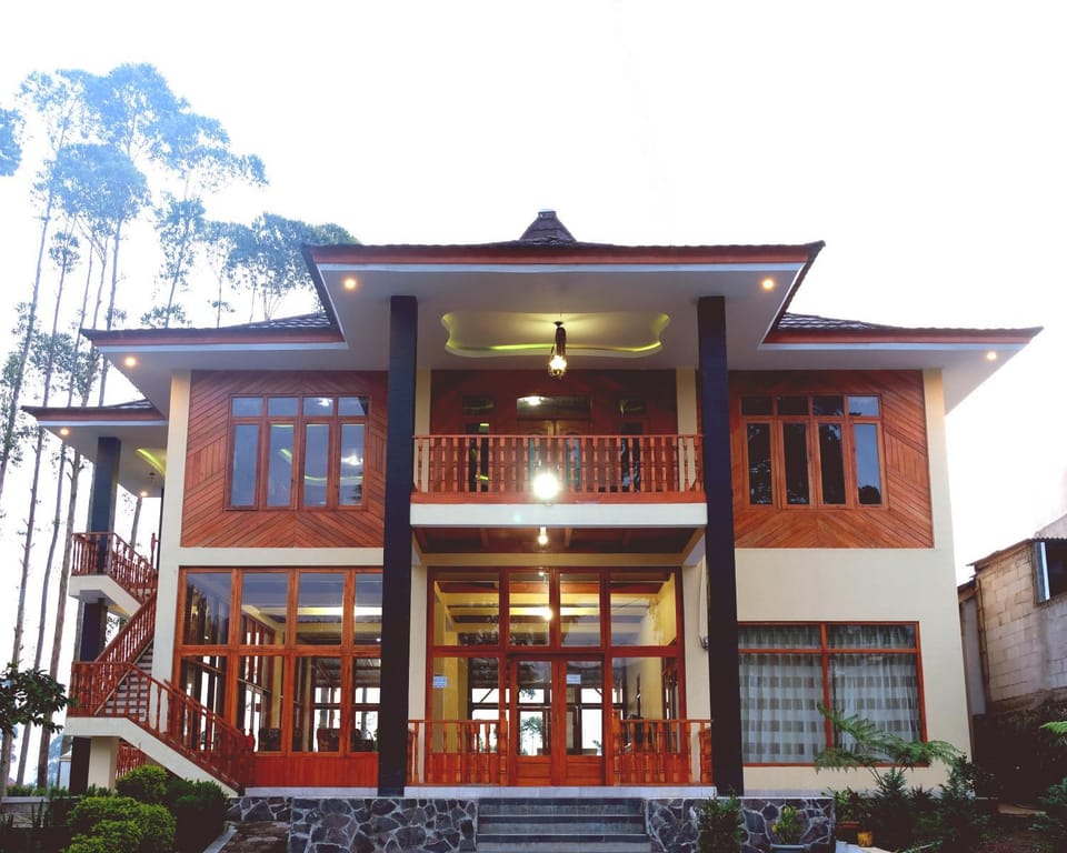 Property building, Facade/entrance, Day, View (from property/room), Lobby or reception, Floor plan, On site