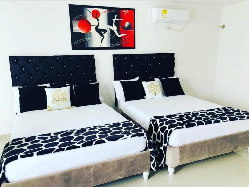 Bed, Photo of the whole room, Bedroom, air conditioner
