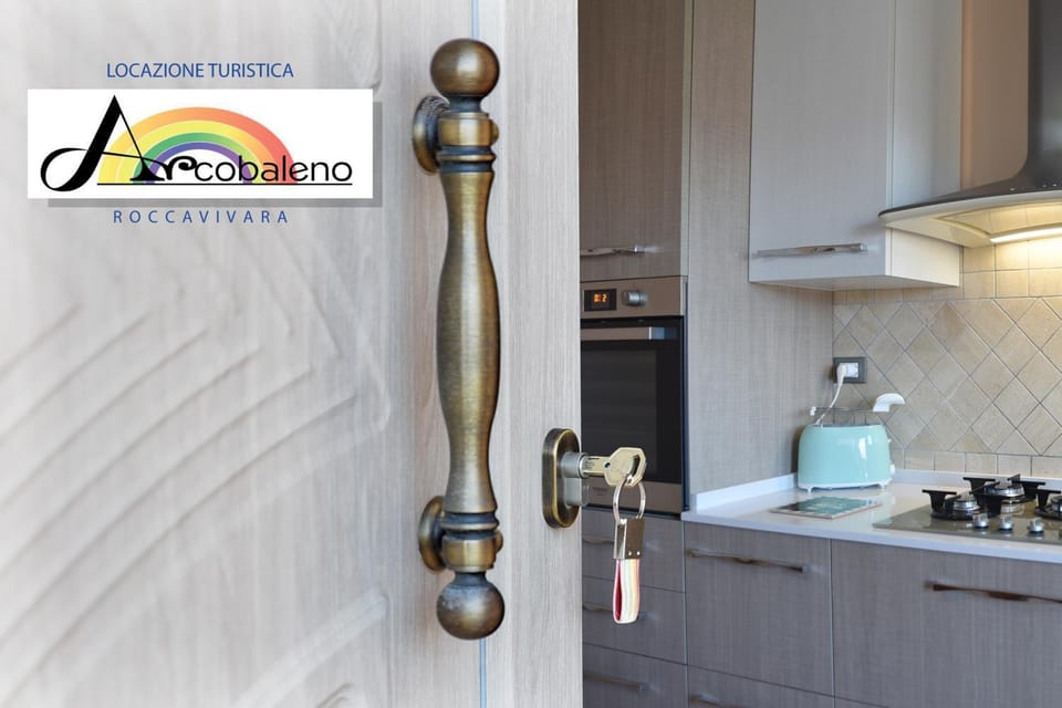 Facade/entrance, kitchen