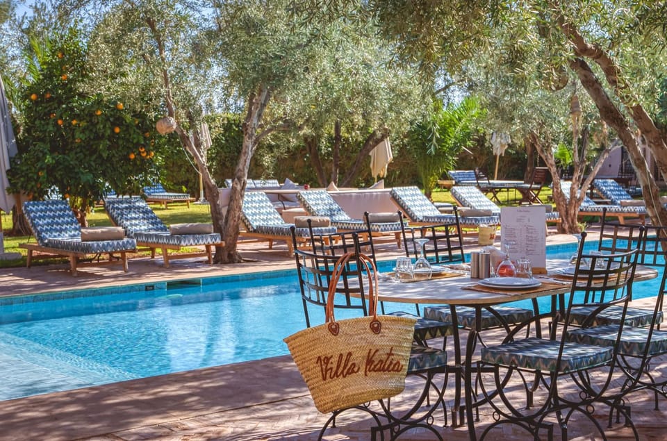Patio, Restaurant/places to eat, Communal kitchen, Swimming pool, Swimming pool