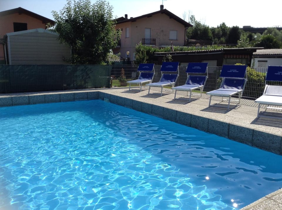 Hot Tub, Swimming pool