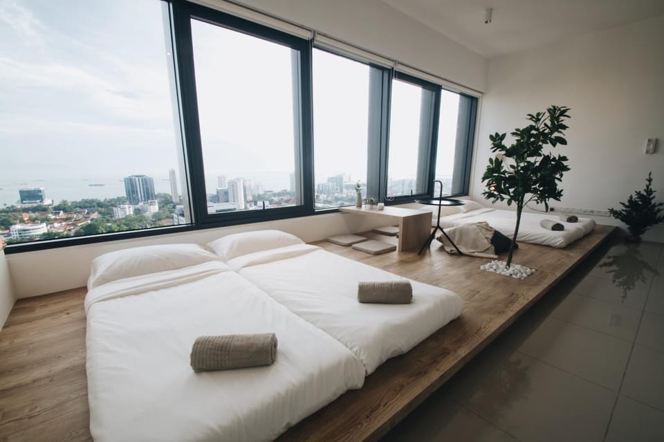 Tropicana 218 MACALISTER Apartment in George Town