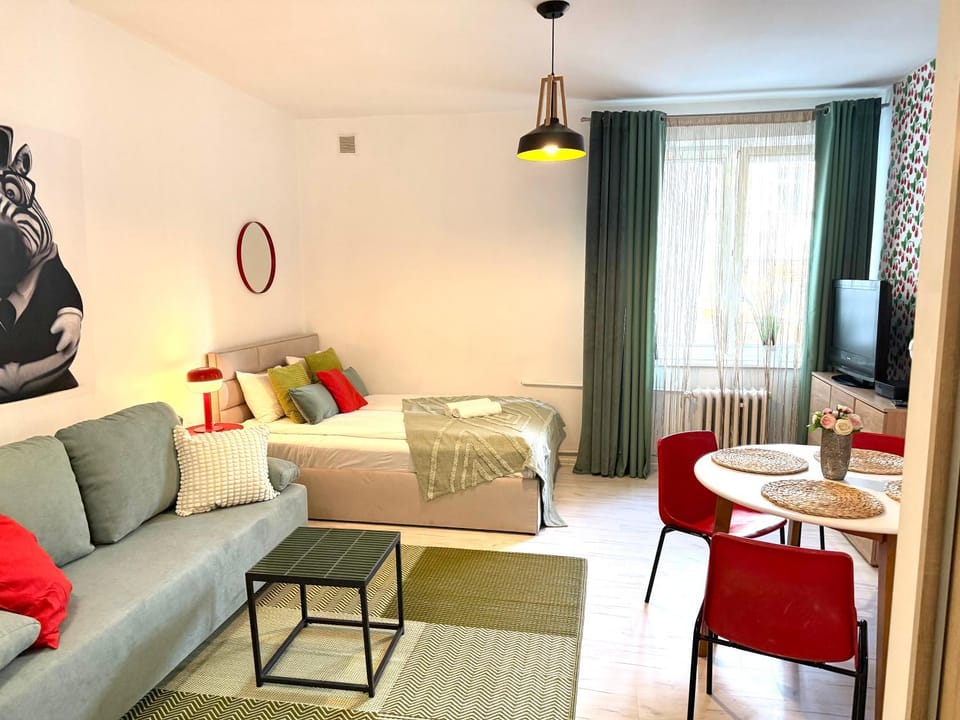 Bed, Seating area