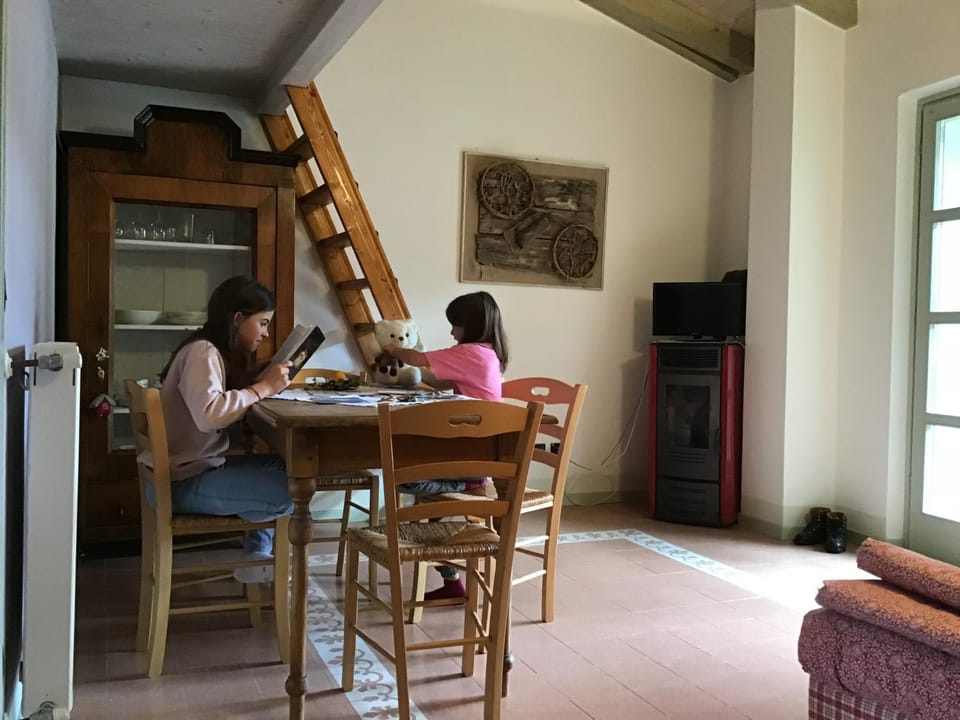 Living room, Seating area, Family