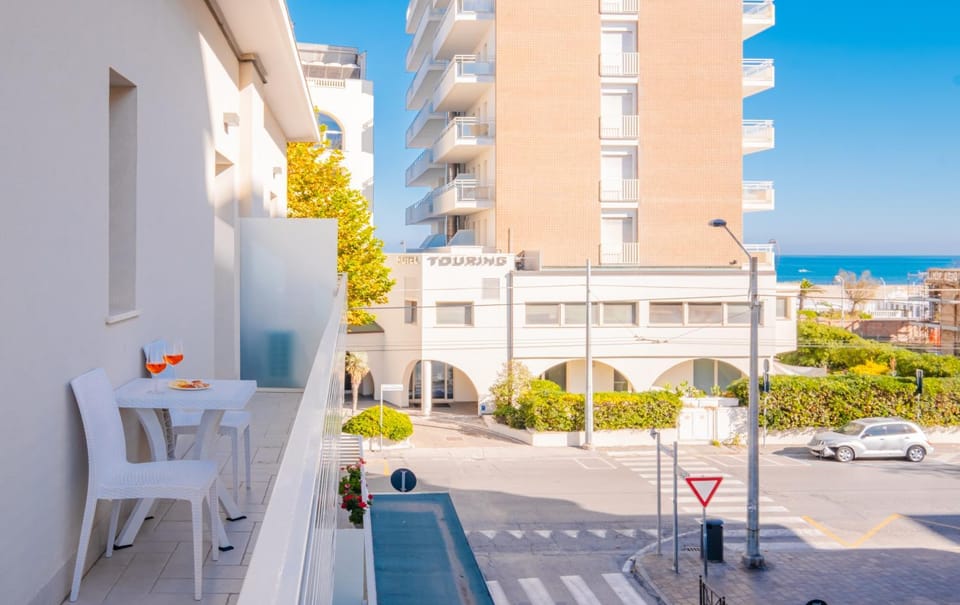 Day, Neighbourhood, Natural landscape, View (from property/room), Balcony/Terrace, City view, Sea view