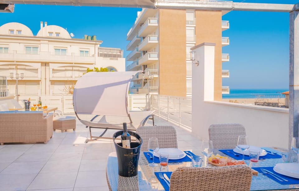 Patio, Day, Natural landscape, View (from property/room), Balcony/Terrace, Seating area, Dining area, Sea view