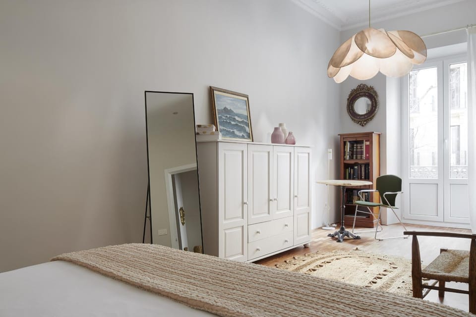 Bed, Library, Other, Photo of the whole room, Bedroom, hair dresser, wardrobe
