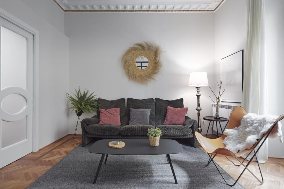 Living room, Other, Seating area, hair dresser, internet