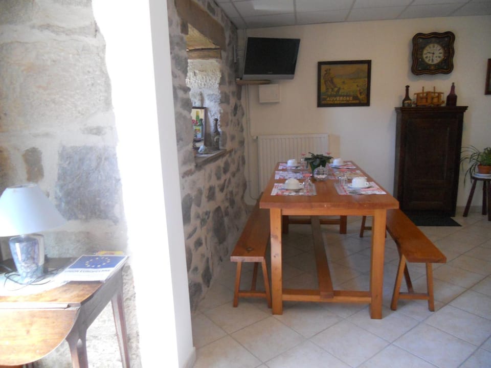 Annie jouve chambres d'hôtes champassis Bed and Breakfast in Auvergne-Rhône-Alpes