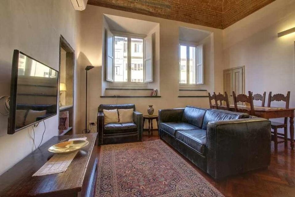 Salvemini Elegant Close To Piazza Santa Croce Apartment in Florence