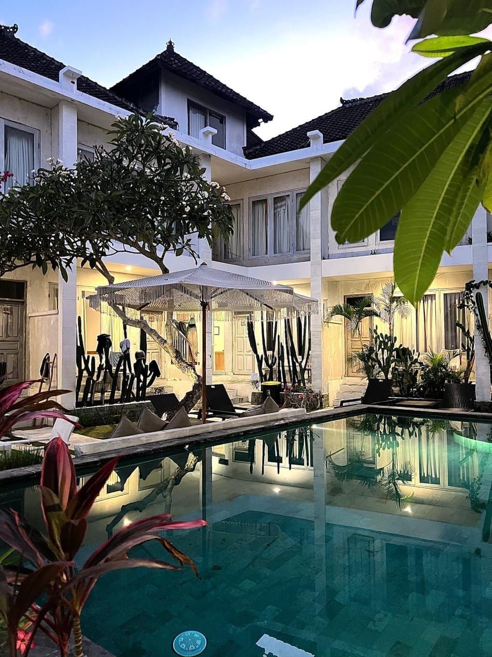 Property building, Swimming pool