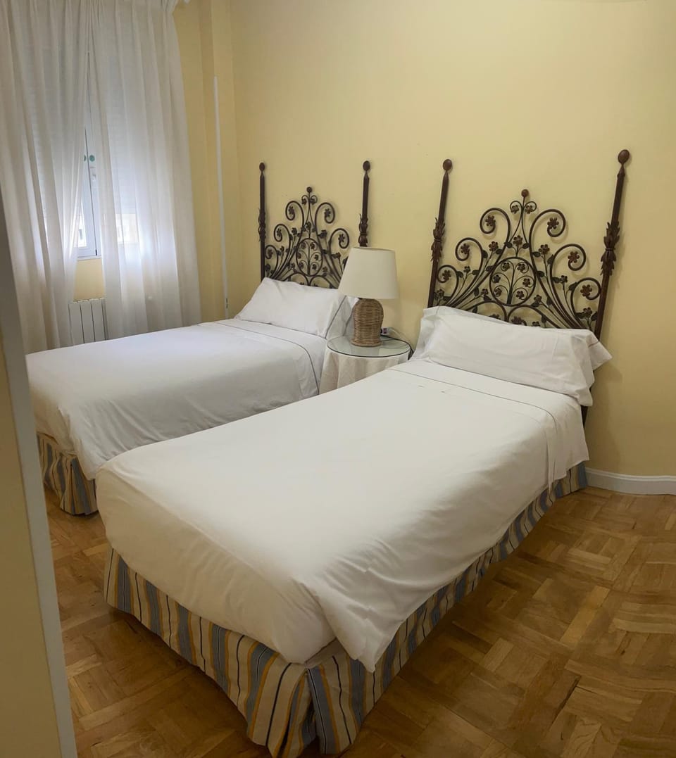 Apartamentos Duque Ventas Apartment in Madrid