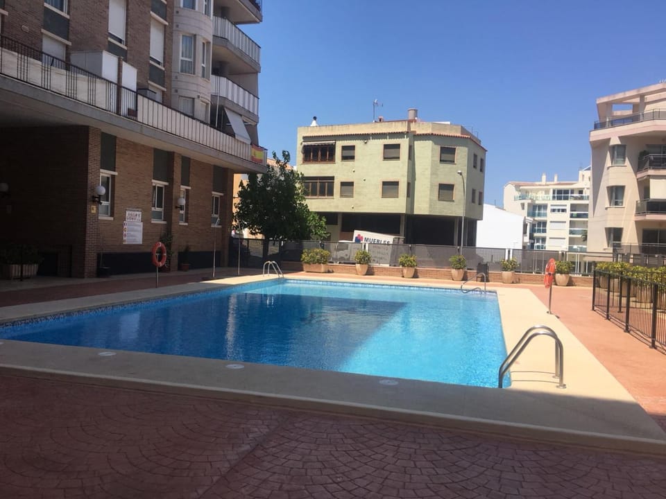 Swimming pool, Swimming pool