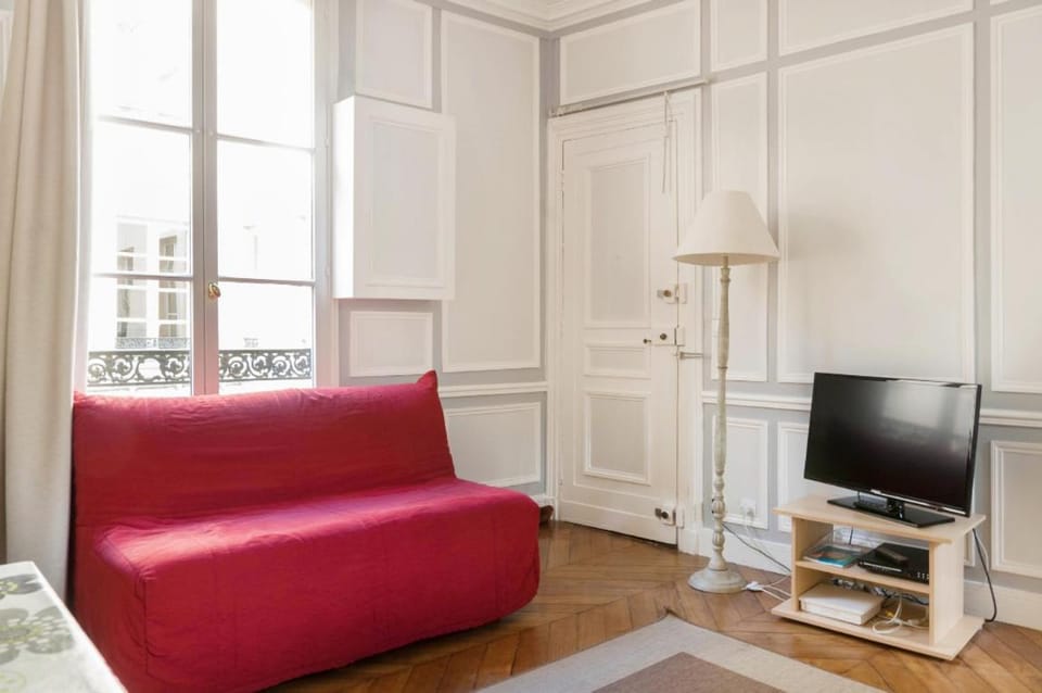 Place Hoche Apartment in Versailles