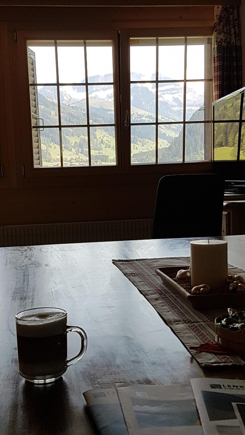 Coffee/tea facilities, Dining area, Mountain view