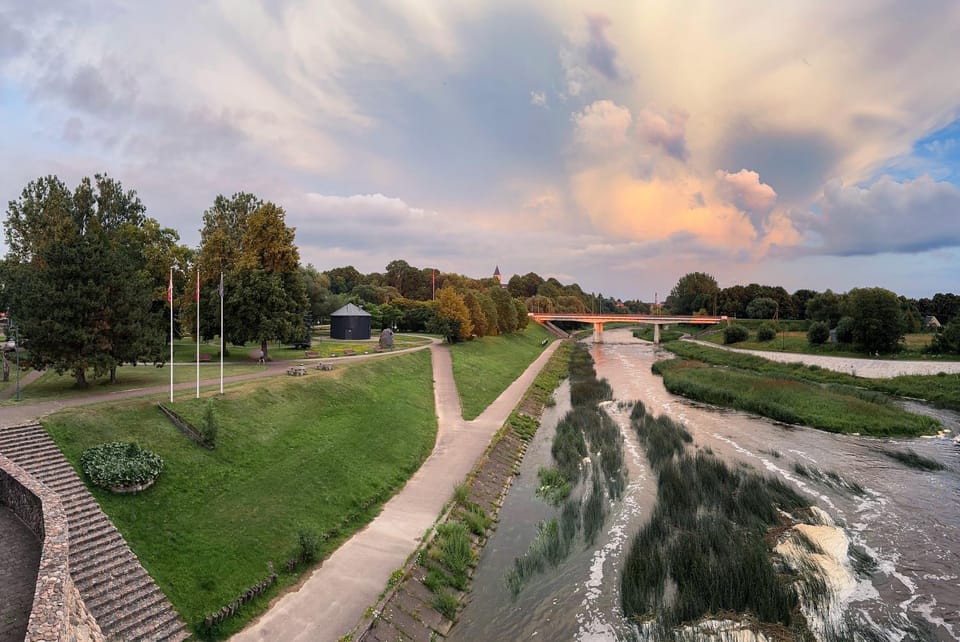 Nearby landmark, Natural landscape, Hiking, River view