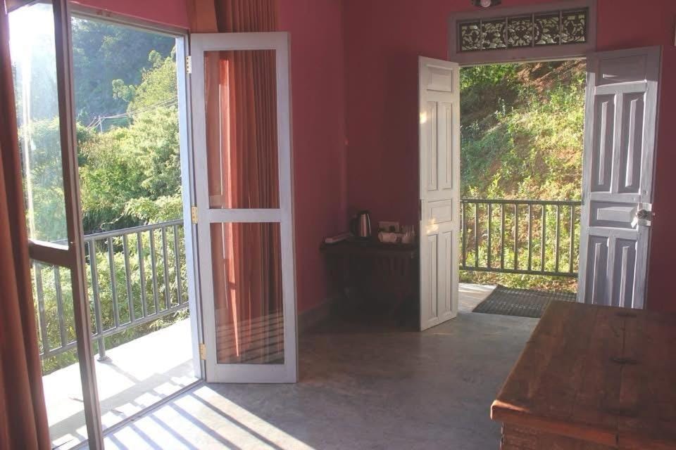 Hotel SkyFall Hotel in Central Province