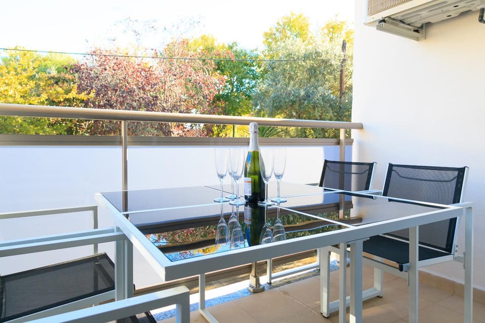 Property building, Balcony/Terrace, City view