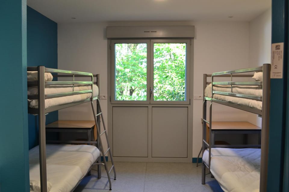 Photo of the whole room, bunk bed