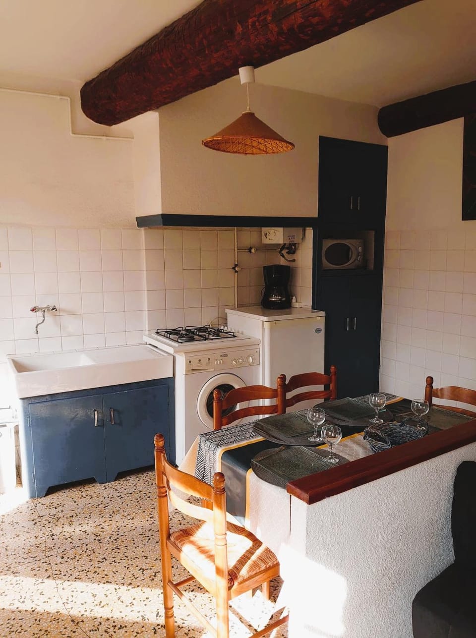 Kitchen or kitchenette, Dining area, minibar, pet friendly, stove