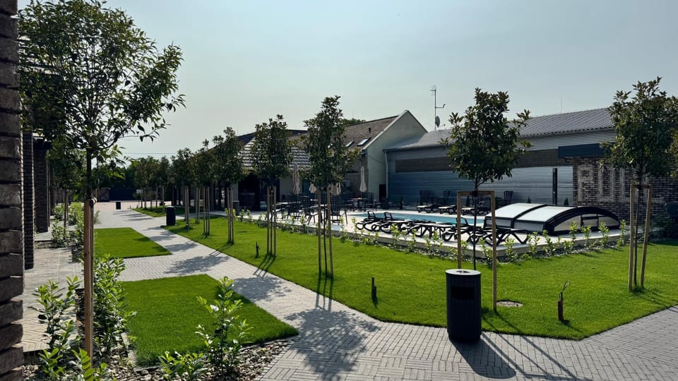 Garden, Swimming pool