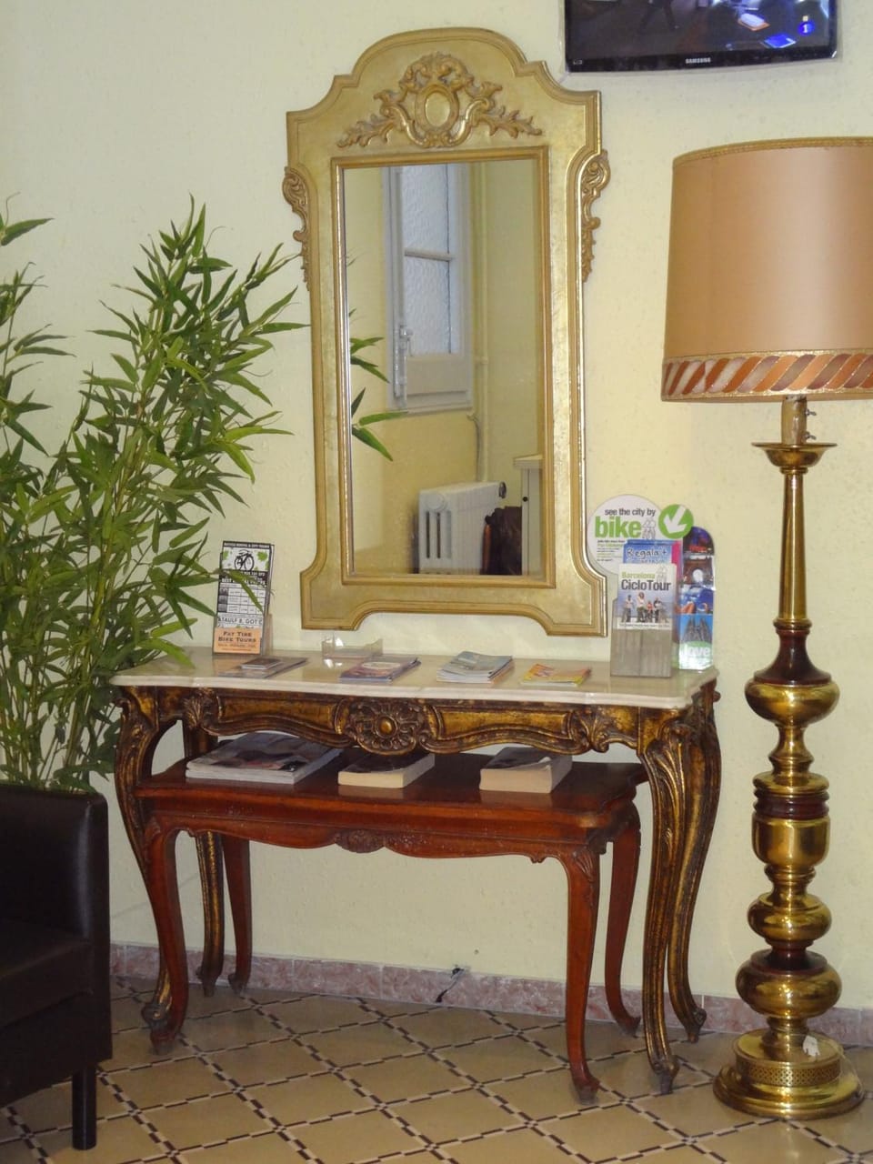 Lobby or reception, Decorative detail