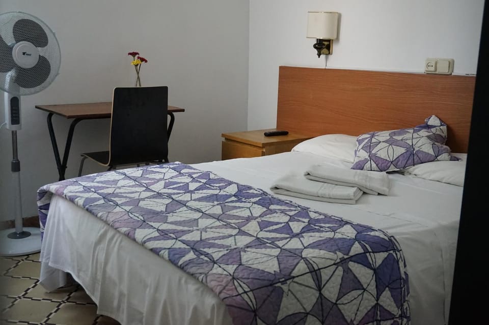 Hostal Sant Carlo Bed and Breakfast in Barcelona