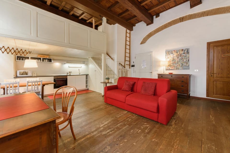 Kitchen or kitchenette, Living room, Seating area, Dining area
