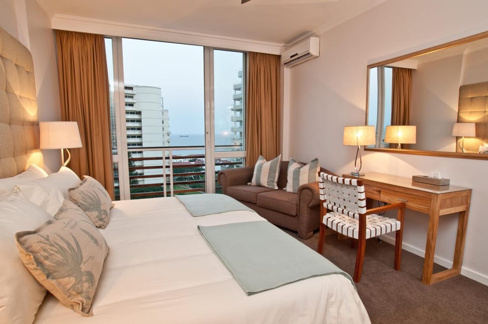 Bedroom, Sea view, Street view