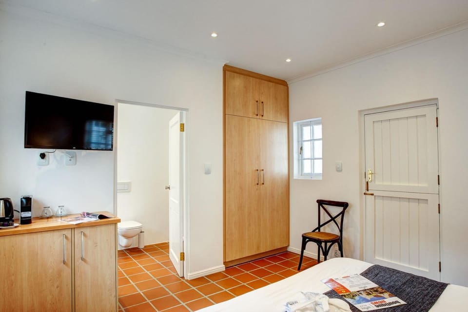 Albourne Guesthouse Bed and Breakfast in Cape Town