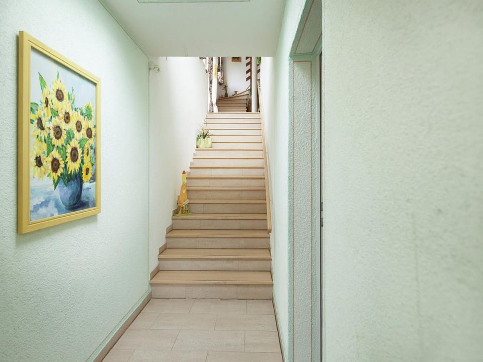 Lobby or reception, Other