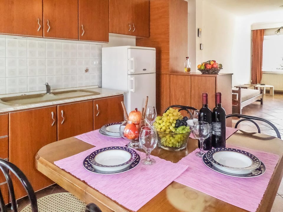 Evripidis – Katerina Rooms –A Apartment hotel in Decentralized Administration of Macedonia and Thrace