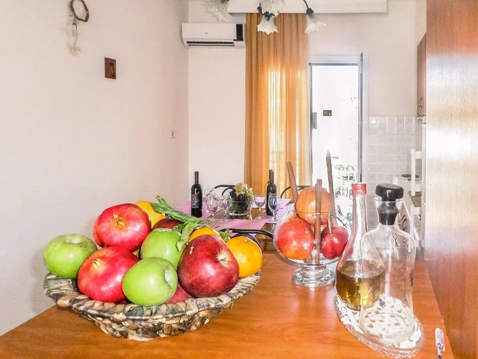 Evripidis – Katerina Rooms –A Apartment hotel in Decentralized Administration of Macedonia and Thrace